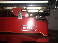 Alles Neuteile bei der Flschung des Model 9 von Berkel