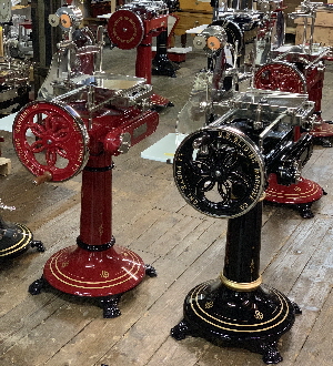 Berkel Model B80 schwarz und rot