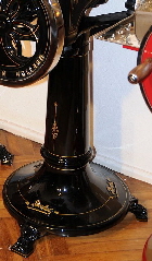 Standfuss Berkel mit erhobenem Berkel Logo